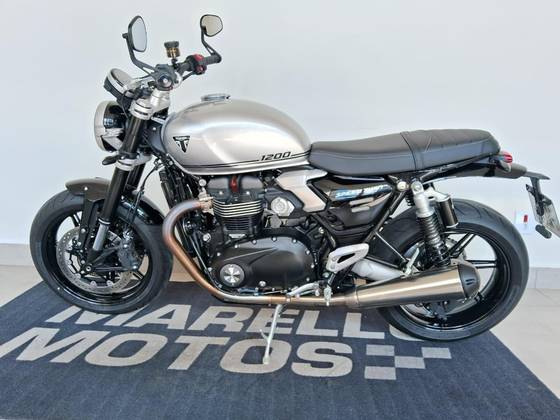 TRIUMPH SPEED TWIN 